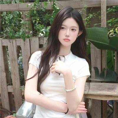 镜中的女孩
